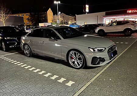 Audi A4 45 TFSI quattro s-tronic
