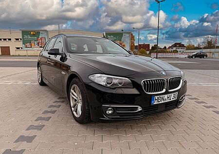 BMW 520d Touring LEDER Bi-XENON 2x PDC AHK Sitzh.