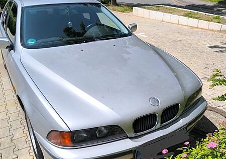 BMW 520i