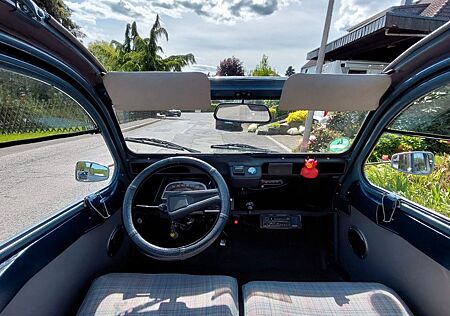 Citroën 2 CV mit Kennzeichen EN-TE 659 Mitnahme