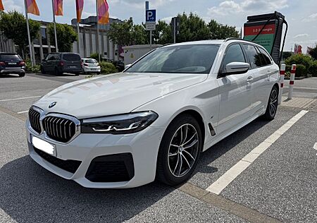 BMW 520d xDrive Touring HUD Panorama M-Sportpaket