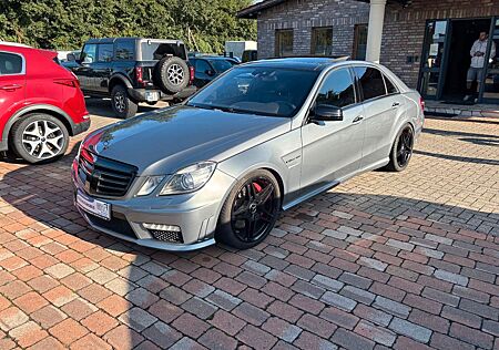 Mercedes-Benz E 63 AMG Lim. Speedshif MCT+Pannorama+Belü Sitze