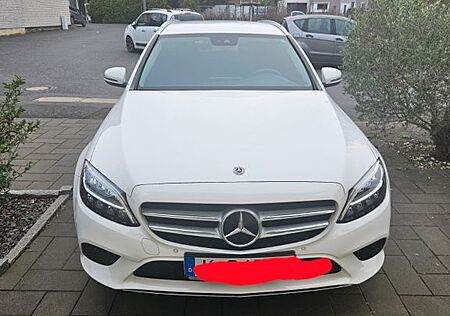 Mercedes-Benz C 220 d 4MATIC T Autom. -