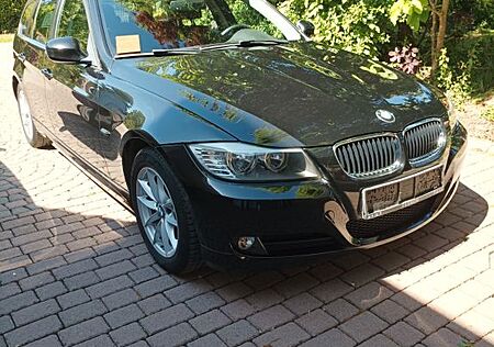 BMW 318i Touring -