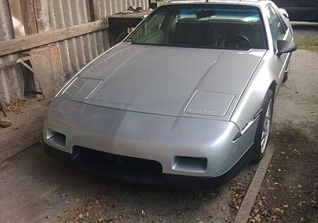 Pontiac Fiero 2.8V6- Voll Restauriert mit Wertgutachten