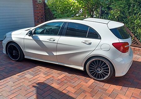 Mercedes-Benz A 200 AMG Line AMG Line