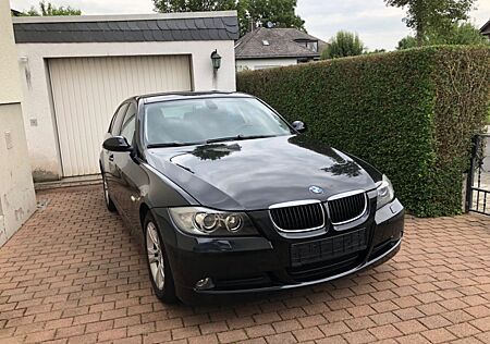 BMW 318i -