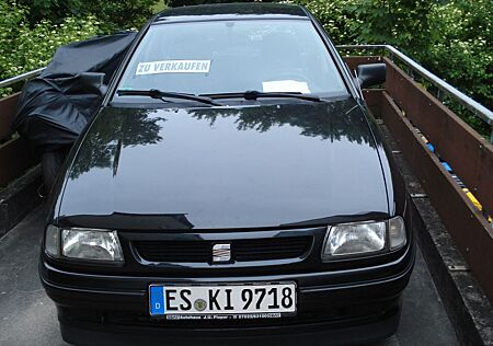 Seat Ibiza 1.4i, 1 Jahr TÜV, 8 fach bereift, Klima..