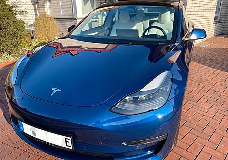 Tesla Model 3 LR Allrad - AHK - weiße Sitze - Garantie