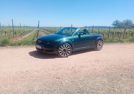 Audi TT Roadster 1.8T quattro 132 kW -