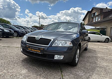 Skoda Octavia Scheckheft gepflegt AHK Tempomat