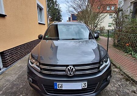 VW Tiguan Volkswagen 2.0 TDI BlueMotion Tech Sport & Style...