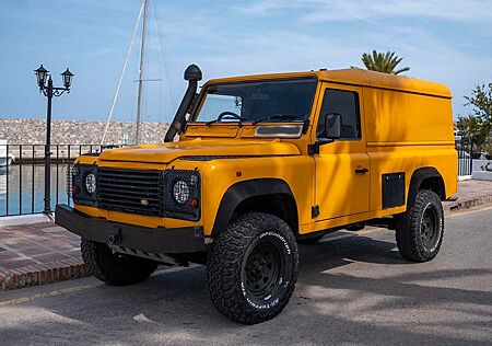 Land Rover Defender 110 / 300 TD i 4x4 113 PS Stadion W...