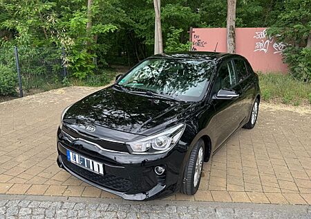 Kia Rio 1.2 Dream-Team Edition - Scheckheft, 4-fach