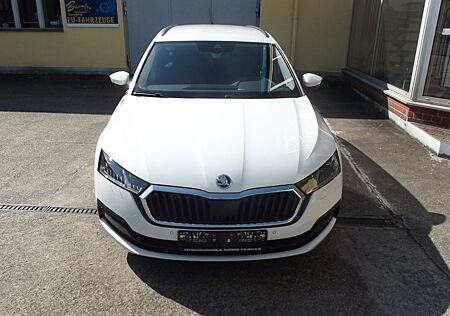 Skoda Octavia 1.5 TSI Combi LED/NAVI/ACC/SHZG/PDC
