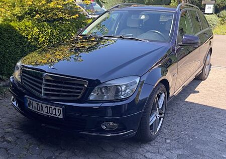 Mercedes-Benz C 200 CGI T BlueEFFICIENCY ELEGANCE Aut. ELE...