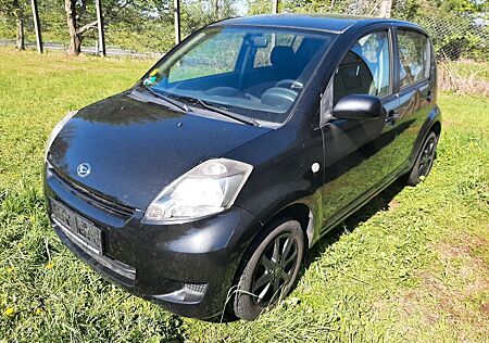 Daihatsu Sirion 1.0 -