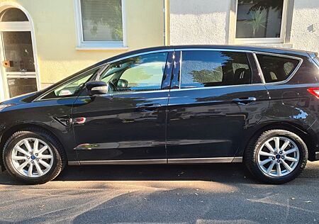 Ford S-Max 2,0 TDCi 110kW Titanium PowerShift Tit...