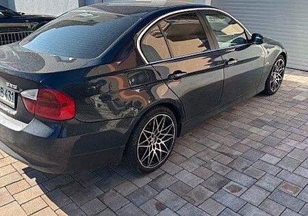BMW 325i -