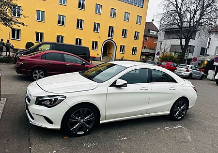 Mercedes-Benz CLA 180 -