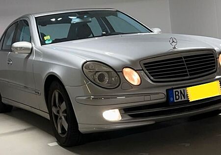 Mercedes-Benz E 240 AVANTGARDE Avantgarde