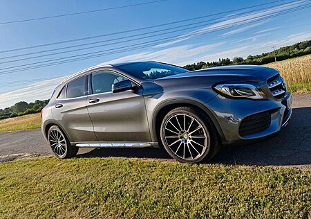 Mercedes-Benz GLA 200 AMG Line AMG Line