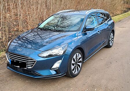 Ford Focus 1,0 EcoBoost 92kW Cool & Connect Turni...