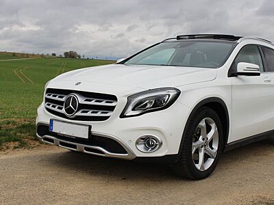 Mercedes-Benz GLA 220 4MATIC, LED, PANO, AHK, SHz