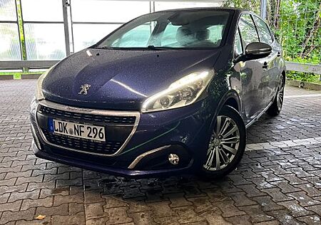Peugeot 208 CARPLAY, TÜV NEU, SHZ, 8-fach bereift