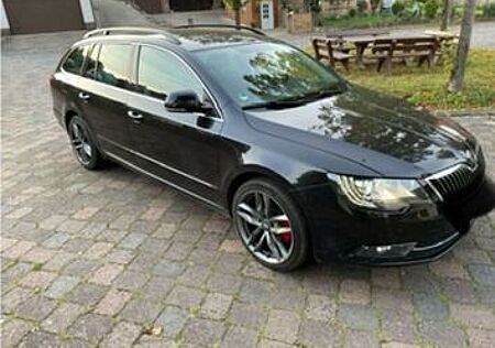Skoda Superb 2.0 TDI 125kW DSG Ambition Combi Ambition