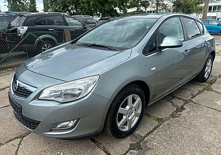 Opel Astra J Lim. 5-trg. Design Edition *AUTOMATIK*