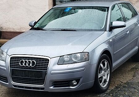 Audi A3 Sportback 1.6 orig. 99000 km, AHK SHZ Clima