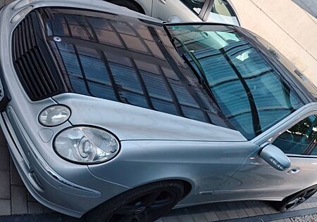 Mercedes-Benz E 280 4MATIC AVANTGARDE Avantgarde