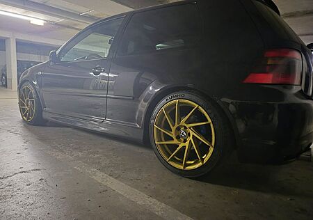 VW Golf Volkswagen 3.2 R32 4motion R32