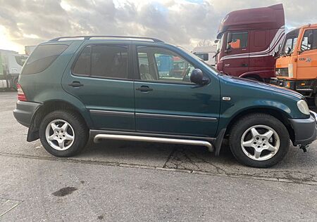 Mercedes-Benz ML 320