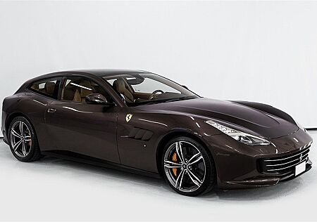 Ferrari GTC4Lusso 6.3 V12 *Preis VHB