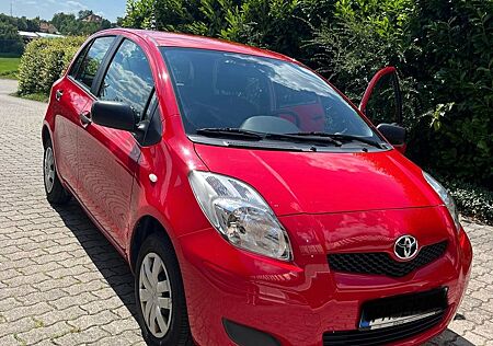 Toyota Yaris 1,0-l-VVT-i Cool Cool