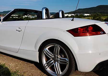 Audi TT Roadster 2.0 TFSI S tronic quattro -