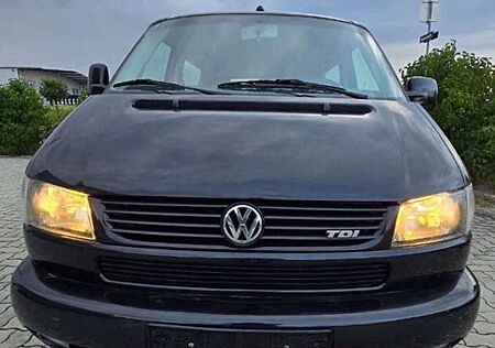 VW T4 Caravelle Volkswagen 2,5-l-Diesel TDI 75kW Standard