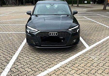 Audi A3 35 TFSI S line Limousine S line
