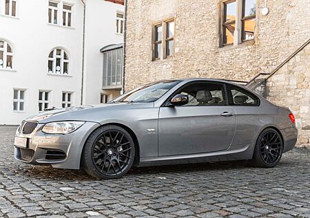 BMW 335iS Coupé M PDC BIXENON TEMPOMAT LEDER DKG
