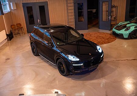 Porsche Cayenne gebraucht kaufen Porsche Cayenne Turbo S | Voll | Approved