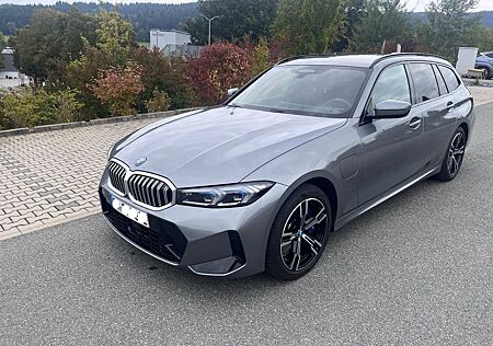 BMW 330 gebraucht kaufen BMW 330e xDrive Touring Professional Driv, AHK, M-Sp