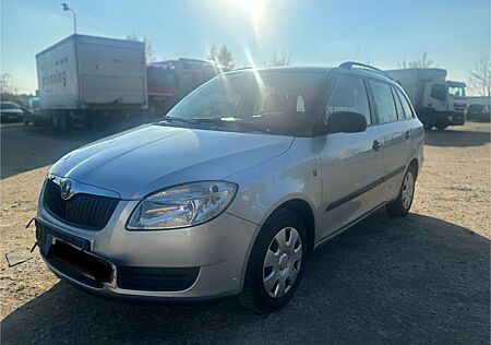 Skoda Fabia Combi Cool Edition 1.4I *KLIMA * AHK