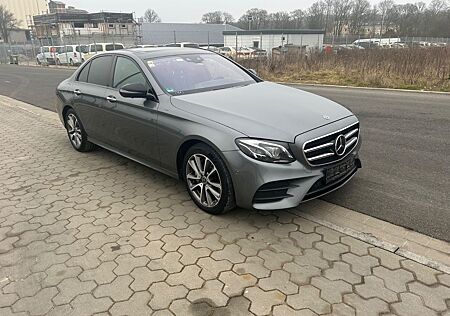 Mercedes-Benz E 220 d 4MATIC Autom. AMG Line, volle Ausstatung