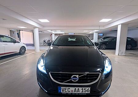 Volvo V40 D2 Powershift Momentum Momentum