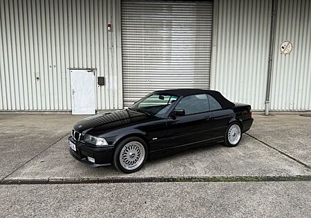 BMW 318i E36 3er Cabrio Cosmos schwarz * M SPORT
