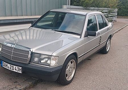 Mercedes-Benz 190 190D 2.5 Klima SSD ZV