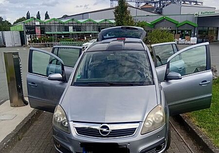 Opel Zafira 1.8 -