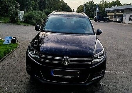 VW Tiguan Volkswagen 2.0 TDI BlueMotion